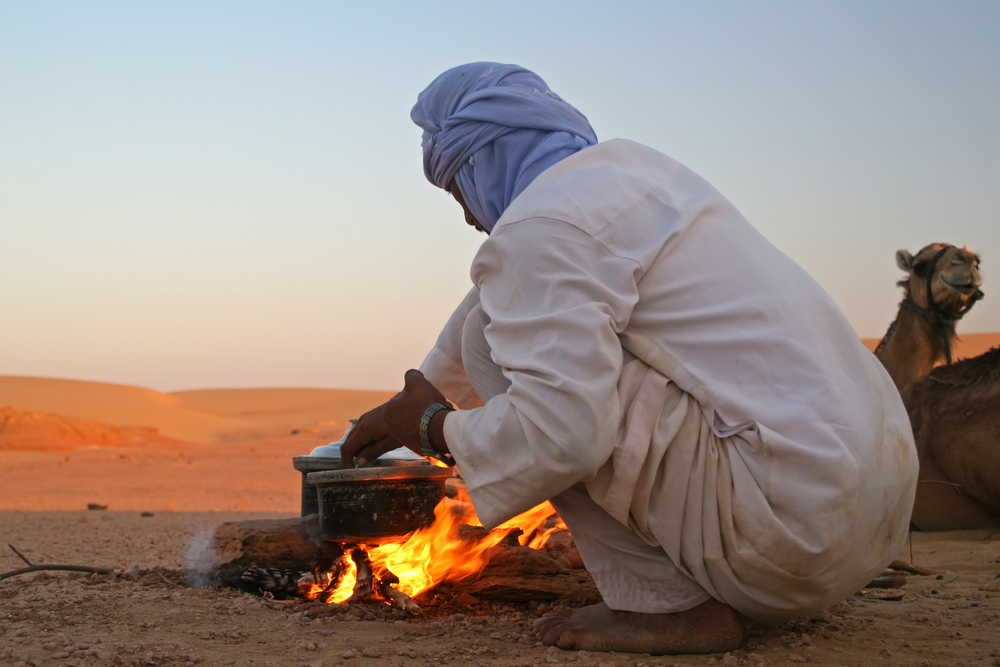 Native,Arab,Bedouin,Making,A,Dinner,In,Middle,Of,The
