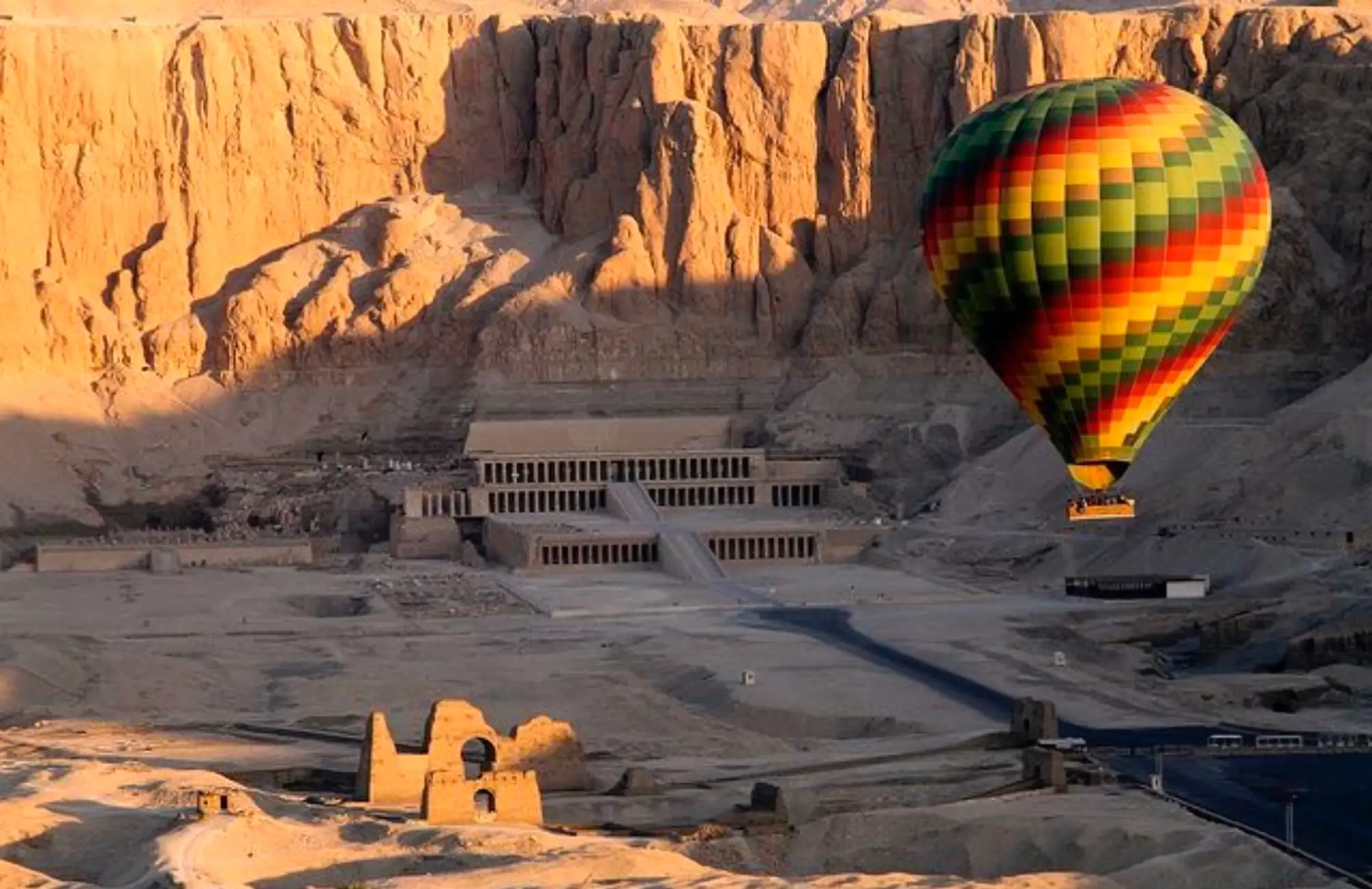 Luxor- Hot Air Balloon Ride with Full-Day Sights Tour ota