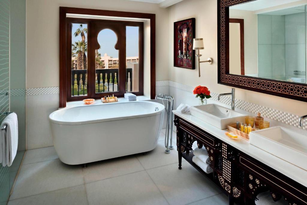 Marriott Mena House Cairo ota3